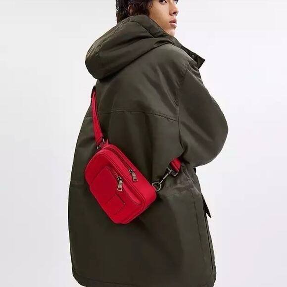 NWT Coach Racer Sling Pack CX071 Smooth calf leather Bold Red - Picture 9 of 9